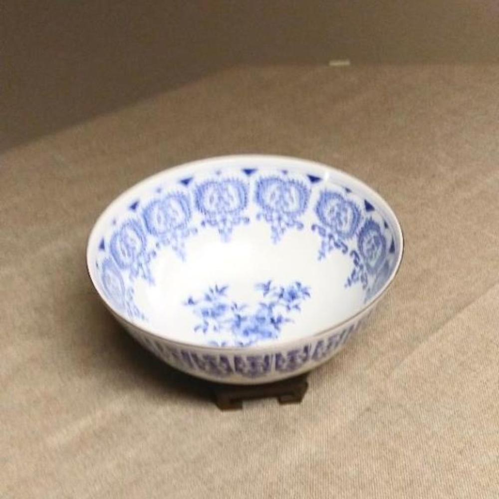 Vintage Hand Painted Blue and White Bowl - Picture 2 of 3